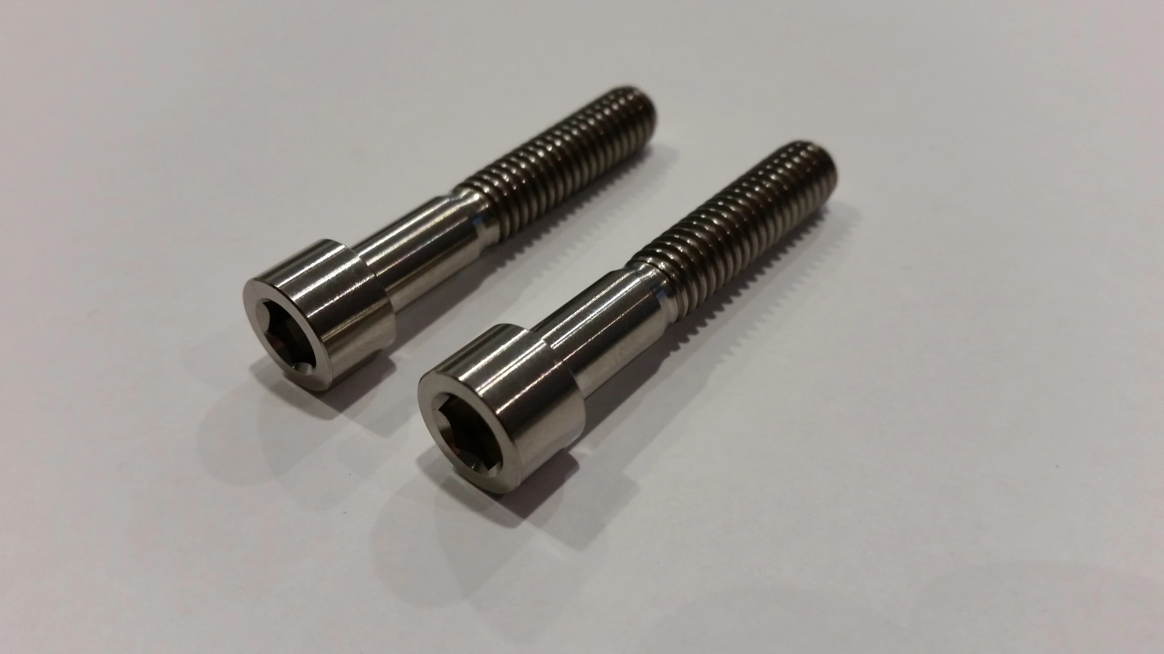 power steer pump bolts short