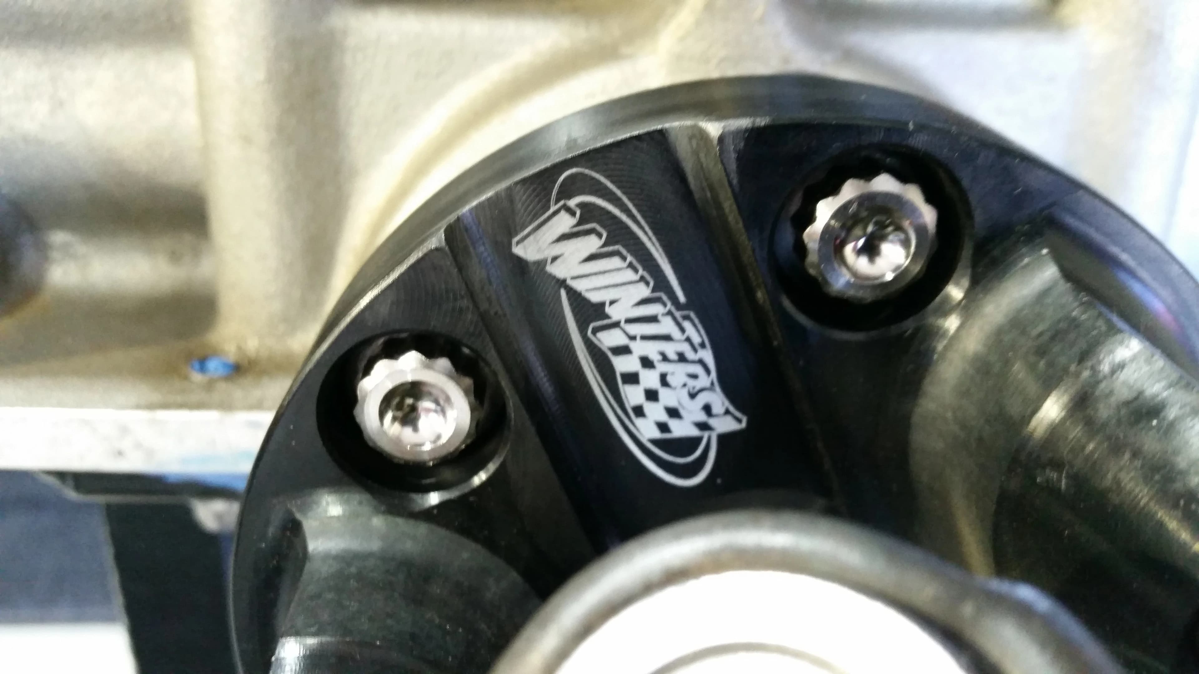 12 point Uni Bolt Kit